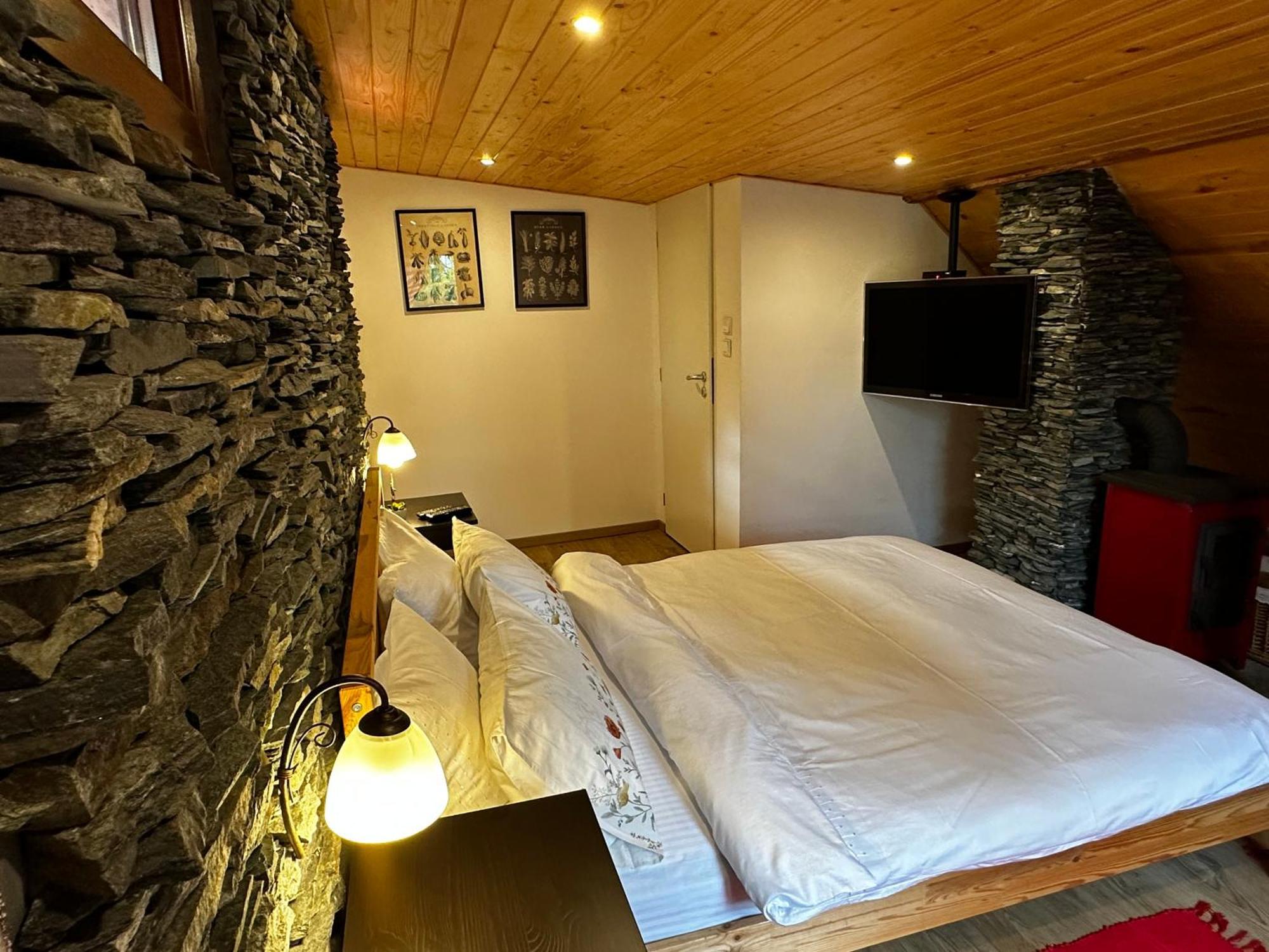 Mountain Chalet - Cabana La Muntele Baisorii Muntele Cacovei  Esterno foto